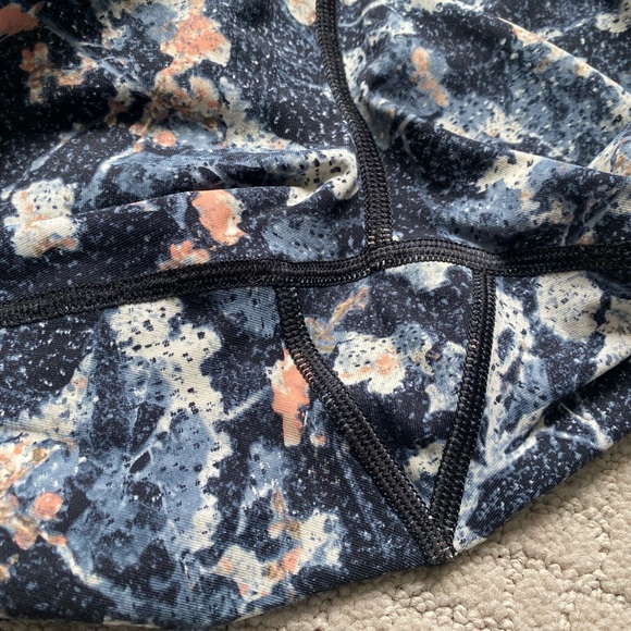 Fast & Free legging 19” crop with pockets size 6 - Picture 4 of 5